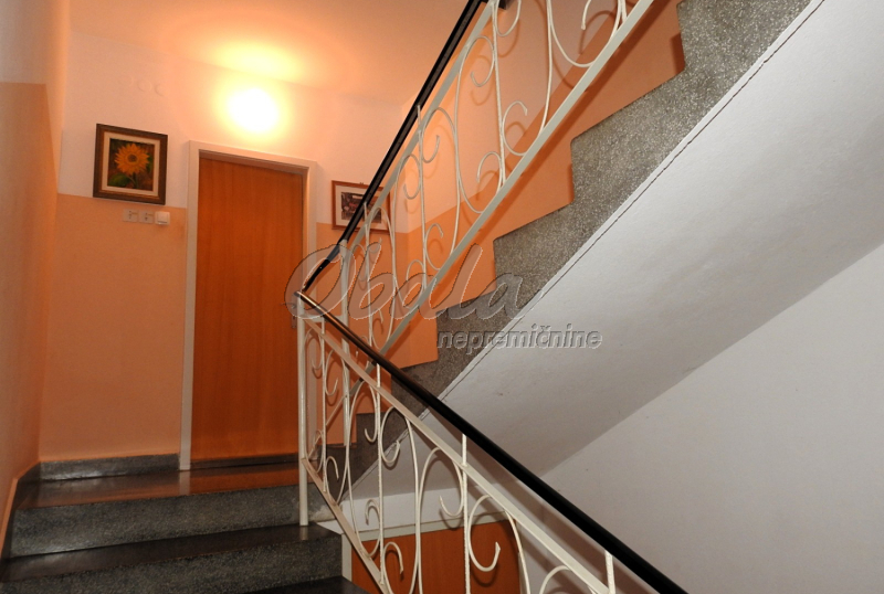 Nepremičnina Izola, rob starega mesta, le 100 m od morja - galerija 13